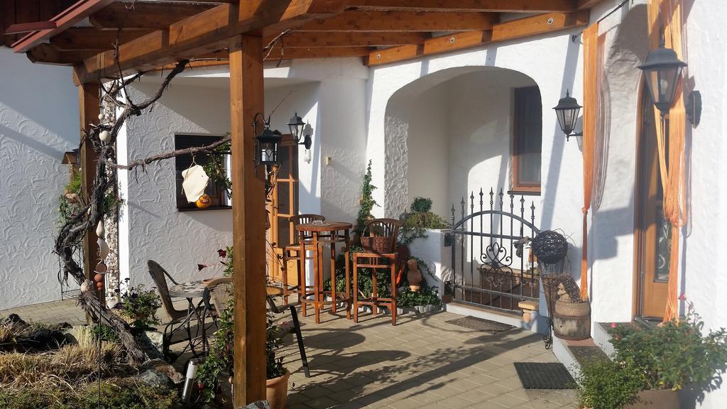 Hotel Garni Huegellandhof Neuhaus am Klausenbach Dış mekan fotoğraf