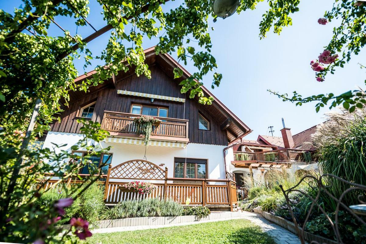 Hotel Garni Huegellandhof Neuhaus am Klausenbach Dış mekan fotoğraf